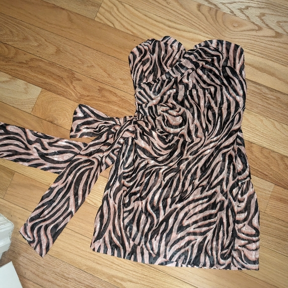 4. NWT DUNDAS X REVOLVE LANA MINI DRESS - Picture 6 of 8